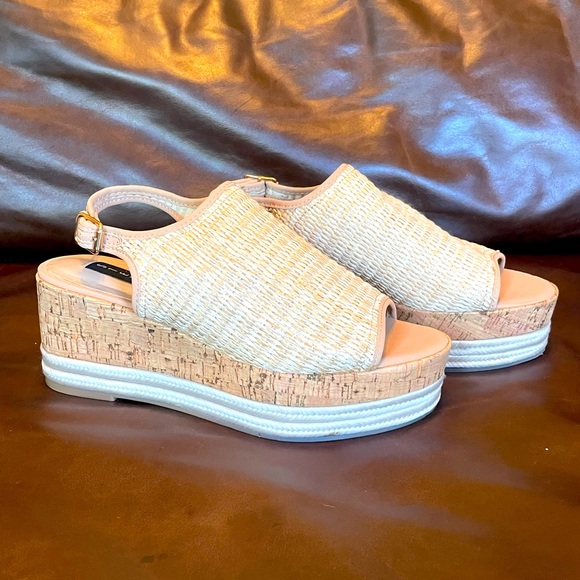 🆕 Steven wedge sandals - Picture 1 of 3
